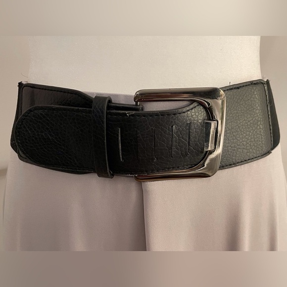 Venus Skirt High-Low with Attached Belt Size M Gray. - Picture 4 of 16